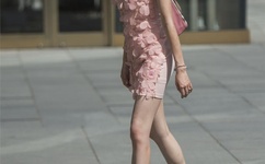 两个人扑克牌一上一下